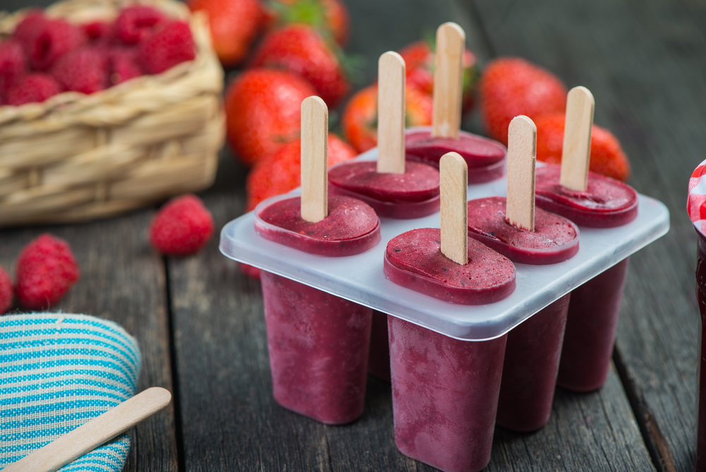 Homemade berry popsicles ©marcin jucha