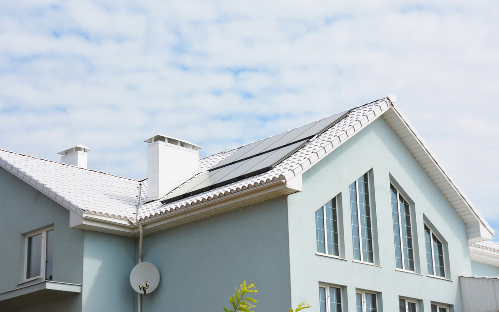 Cool White Roof with Solar Panels ©Radovan1