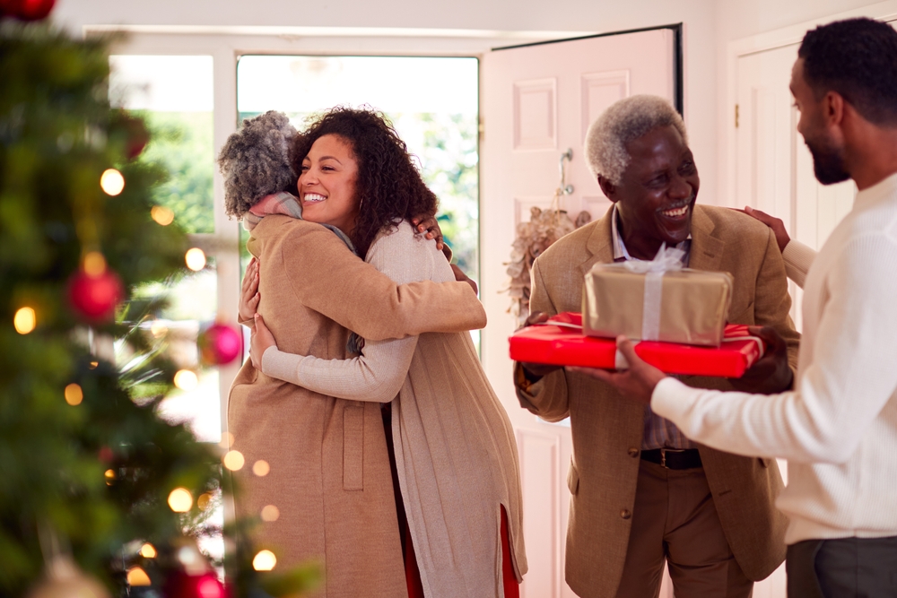 Hosting Family During Holidays ©Monkey Business Images